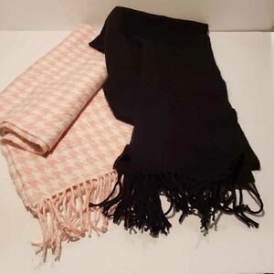 Set Of 2 Women's Winter Scarfs  